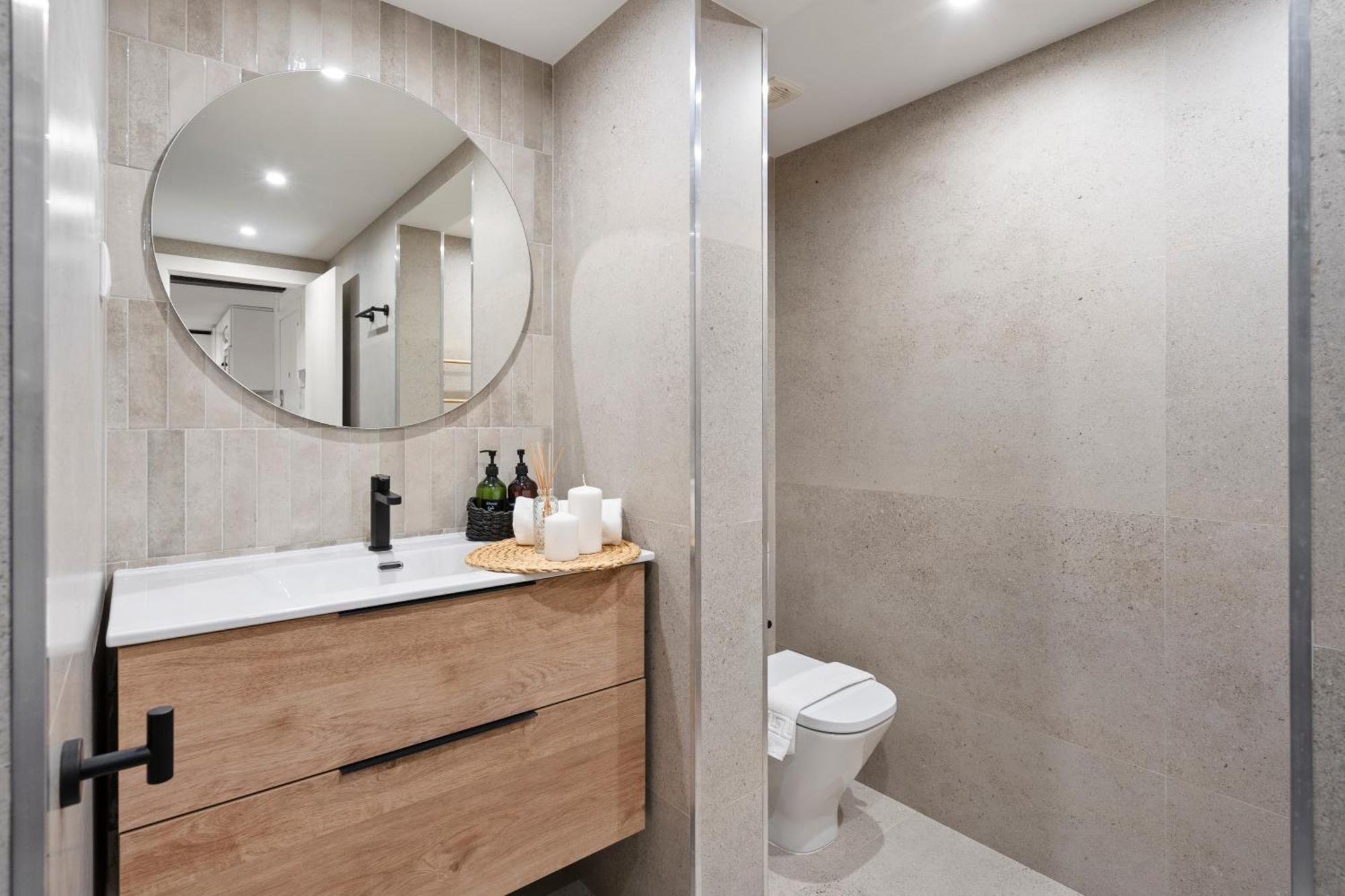 Lodging Apartments Liceu 11 Barcelona Bagian luar foto