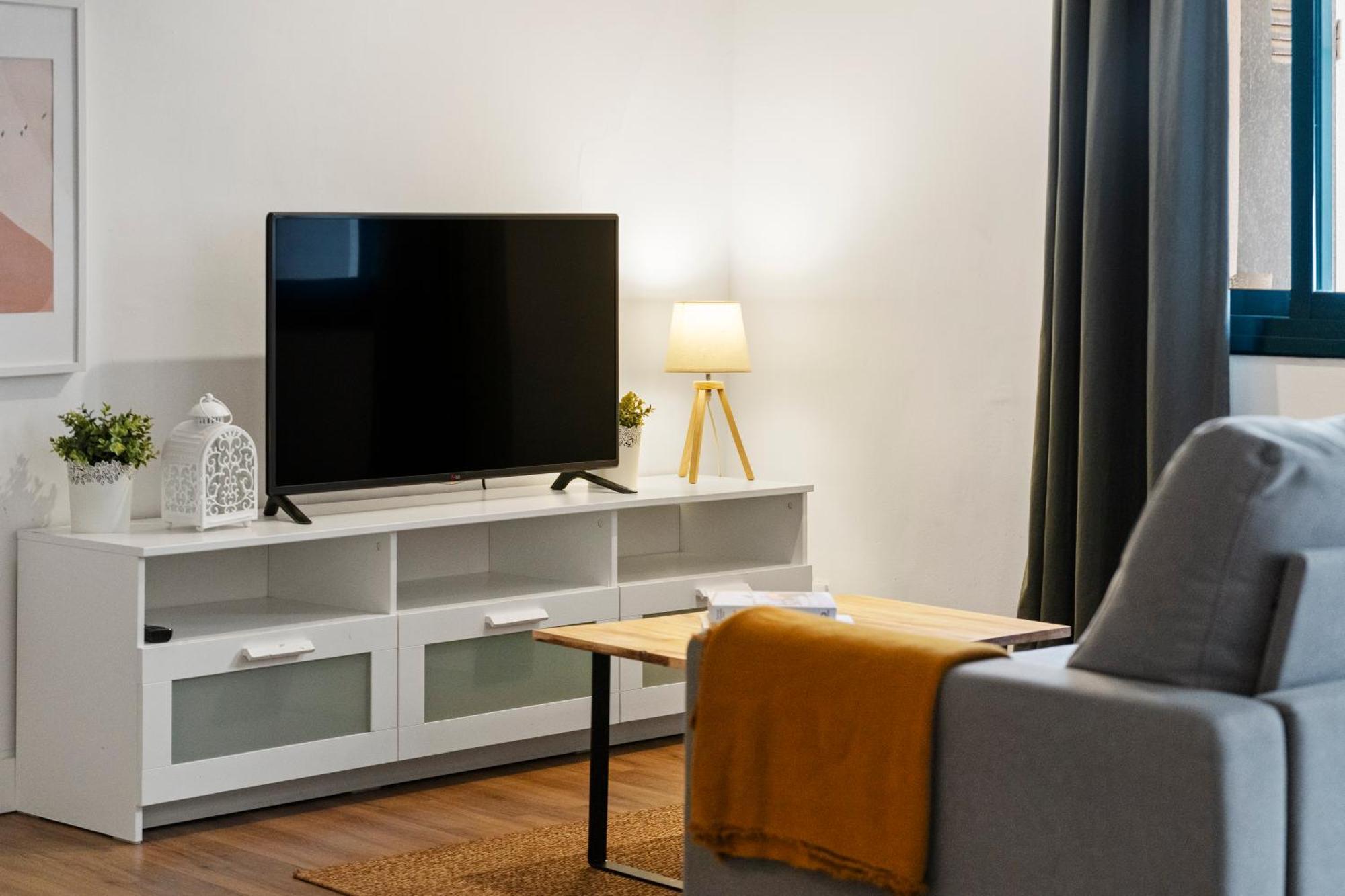 Lodging Apartments Liceu 11 Barcelona Bagian luar foto