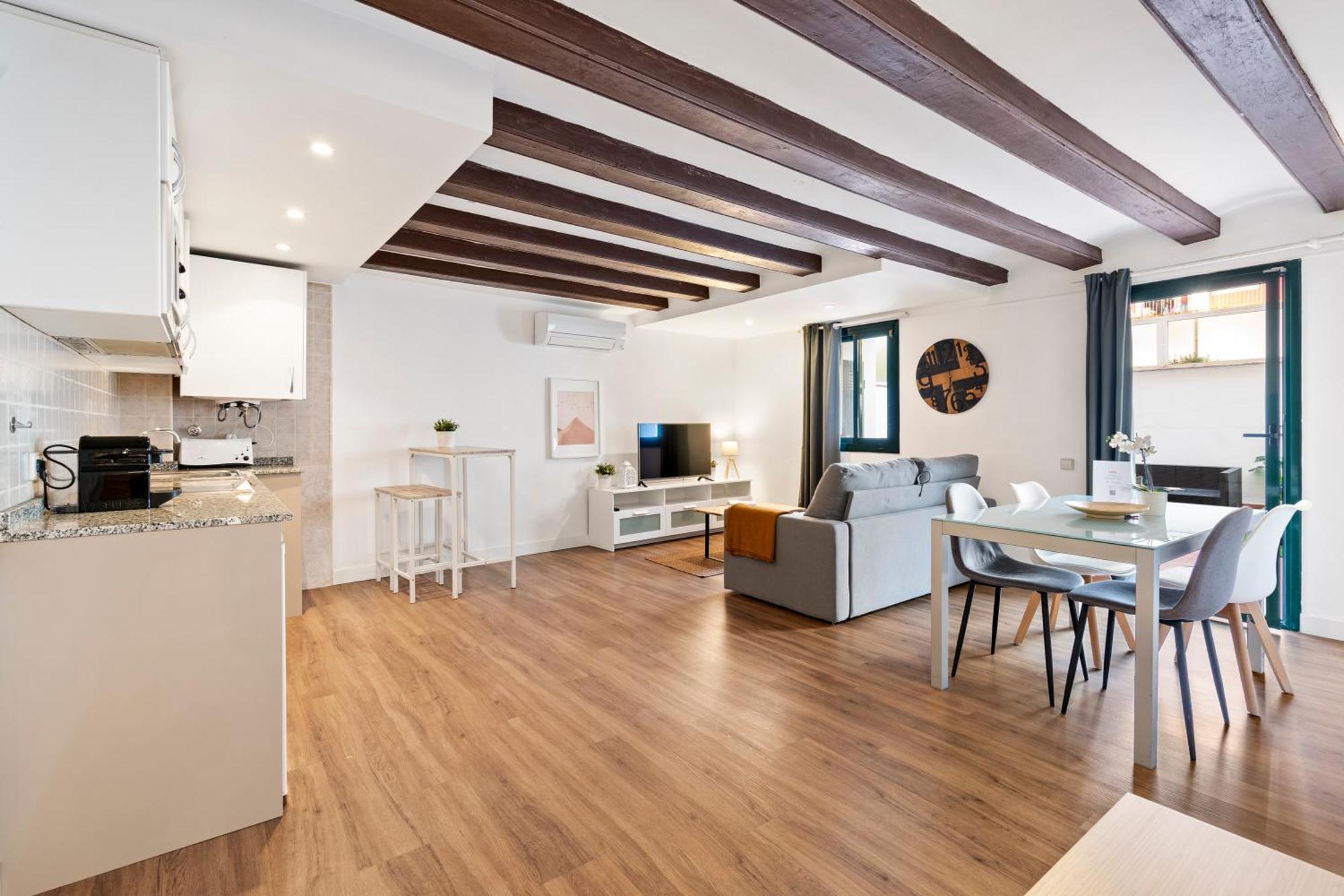 Lodging Apartments Liceu 11 Barcelona Bagian luar foto