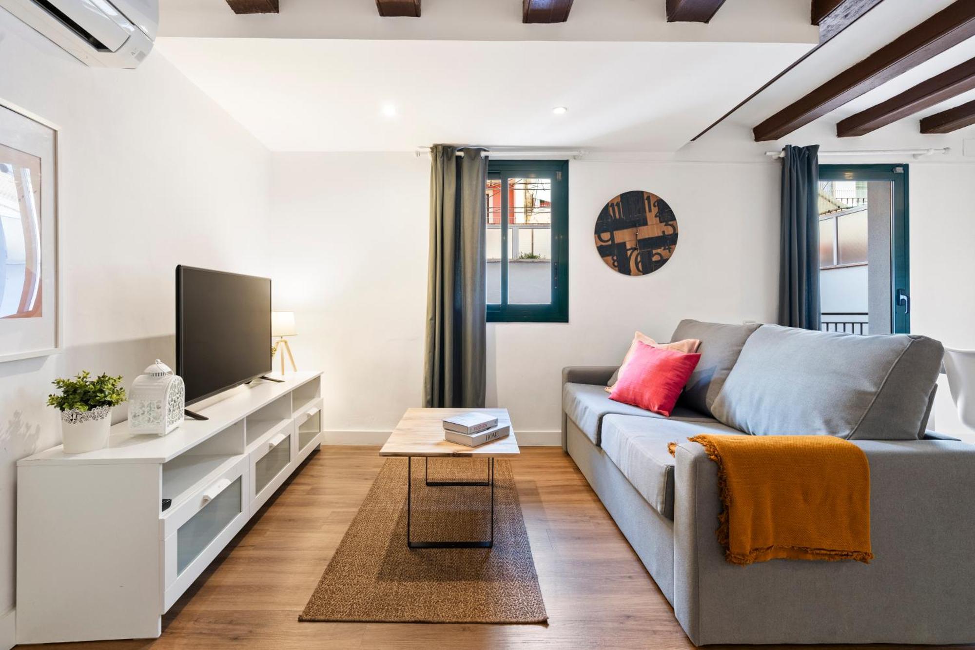 Lodging Apartments Liceu 11 Barcelona Bagian luar foto